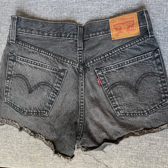 Levi’s 501 Denim Jean Shorts - Picture 1 of 2